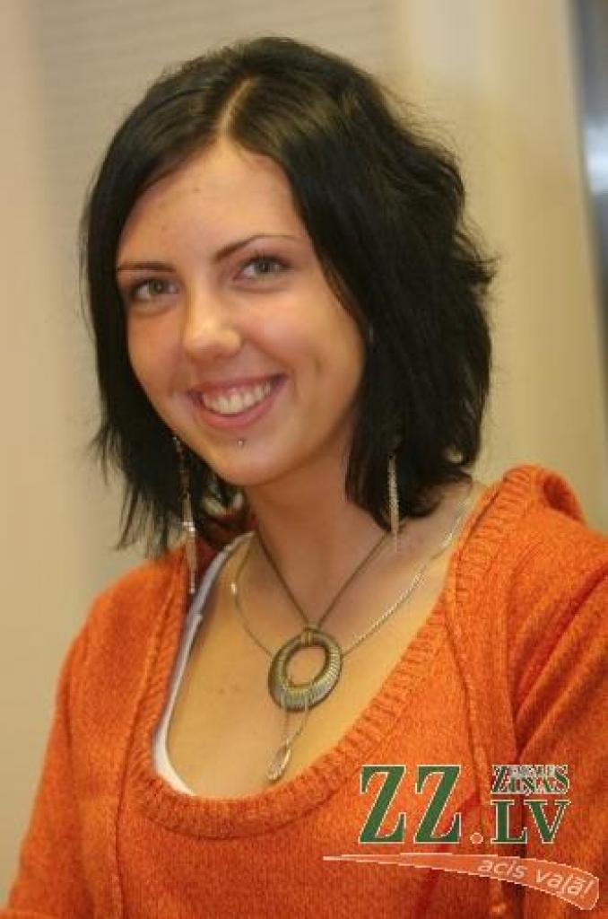 «Izvēle bija diezgan viegla,» par ieceri studēt LSPA saka topošā studente.