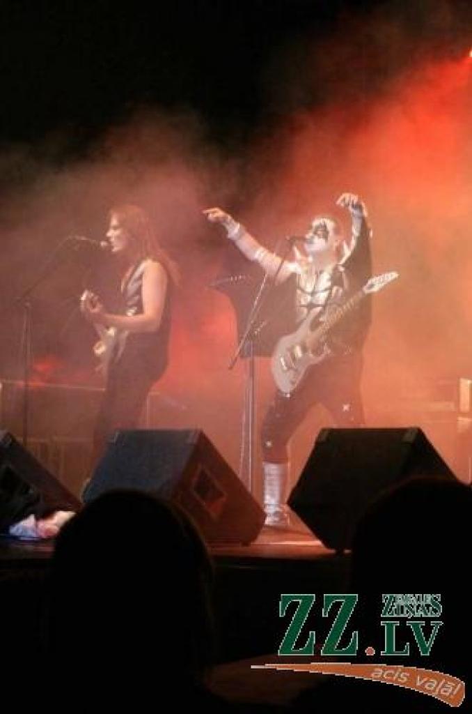 Tie nav klonēti «Kiss», bet viņu līdzinieki tepat no kaimiņzemes Lietuvas.