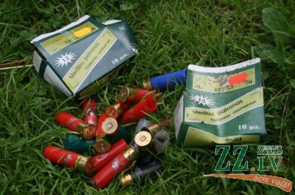 Pa sen iestaigāto taciņu uz veco šautuvi joprojām mēdz atgriezties pa kādam stobru karsētājam....
Autors: Agris Samcovs.
