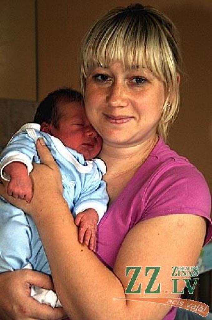 Inga Stāvause ar dēliņu, kuru, visticamāk, sauks Niks Markuss.
Autors: Agris Samcovs.