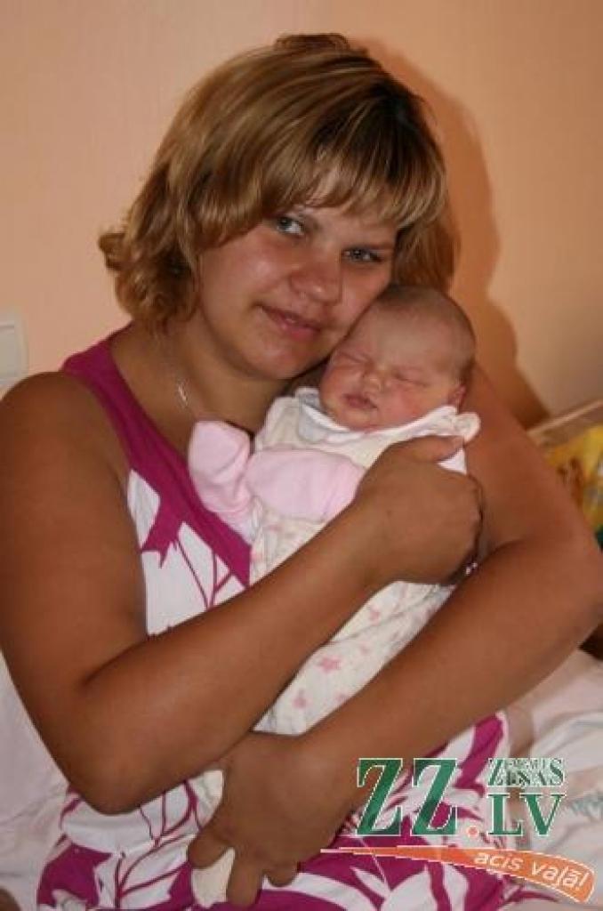 Ieva Sirmā ar meitiņu Elīzu Paulu.
Autors: Lāsma Antoneviča.