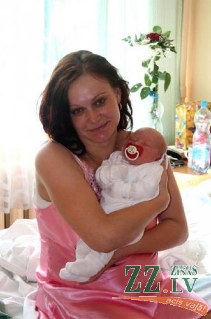 Neringa Inča ar meitiņu Larīnu.
Autors: Lāsma Antoneviča.