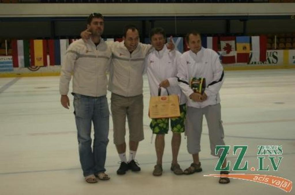 No Jelgavas Kērlinga kluba komandām «Ondulat Cup 2007» sacensībās visaugstāko vietu ieguva «Hanza Nekustamie īpašumi» (Mārtiņš Trukšāns, Sandris Buholcs, Didzis Pētersons, Jānis Rudzītis).