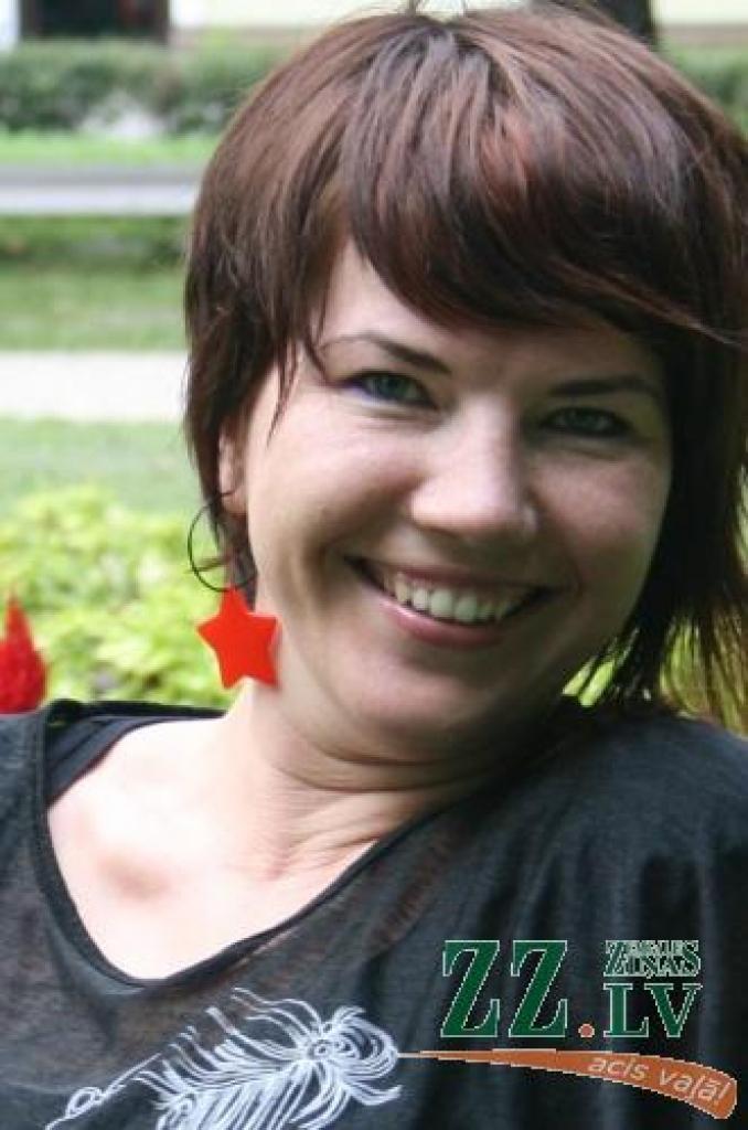 Jelgavniece Baiba Ladiga šobrīd jau devusies uz Ķīnas lielpilsētu Šanhaju, lai sāktu darbu kā modes dizaina pasniedzēja.
Autors: Inga Karlinska.