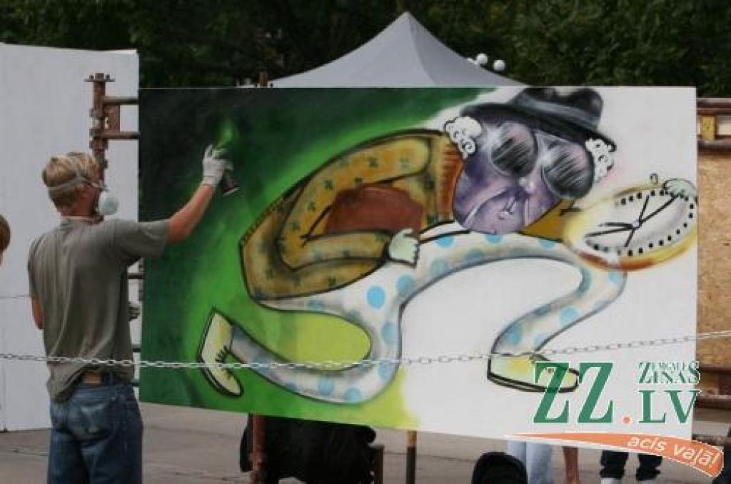 Grafiti var būt ne tikai defektīvs graustu dekors, bet arī patiesi acij tīkama māksla - to pierāda kaut vai šis topošais darbs.
Autors: Agris Samcovs.