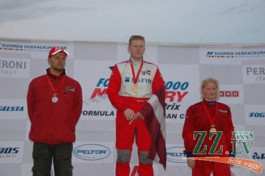 Eiropas «zelta trijnieks»: Uģis Gross, Uvis Slakteris un Norvēģijas sportiste Marita Strēmeja.
Autors: Baiba Ložājeva.