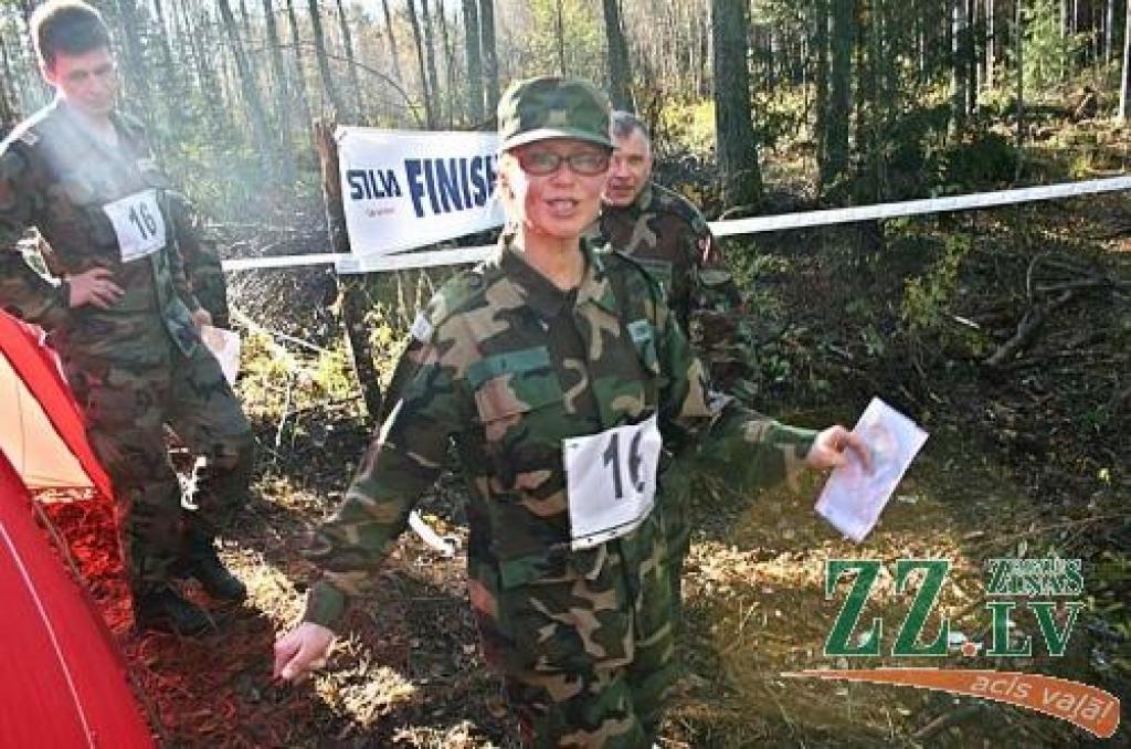 Ierindoties pirmajā desmitniekā – tas ir atzīstami. To tūlīt pēc finiša atzīst jelgavnieki Egīls Hibšmanis (no kreisās), Ilona Suruda un Ainārs Šiliņš.
Autors: Krišjānis Grantiņš.