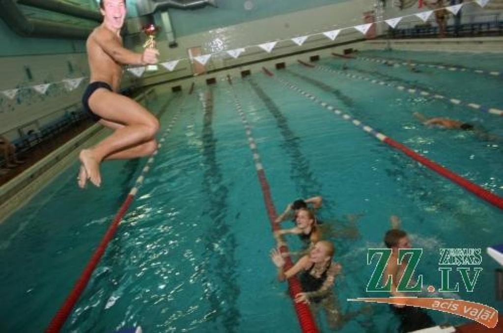 Iespējams, ka par uzvaru valsts mērogā cīnīsies arī mūsu 1.ģimnāzijas peldētāji.
Autors: Agris Samcovs.