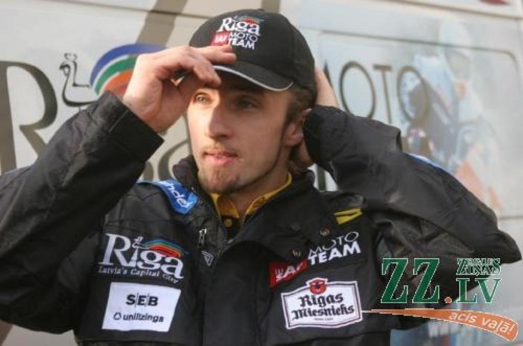 Divas Jāņa Vintera šābrīža galvenās nodarbes - dziedāšana TV šovā un gatavošanās Dakaras
Autors: No «Ziņu» arhīva.