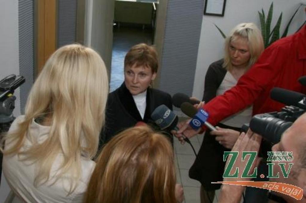 Prokurore Jeļena Kaminska uzskata, ka par smaga nozieguma pastrādāšanu piespriežams attiecīgi bargāks sods, un iesniegusi protestu.
Autors: Inga Karlinska.