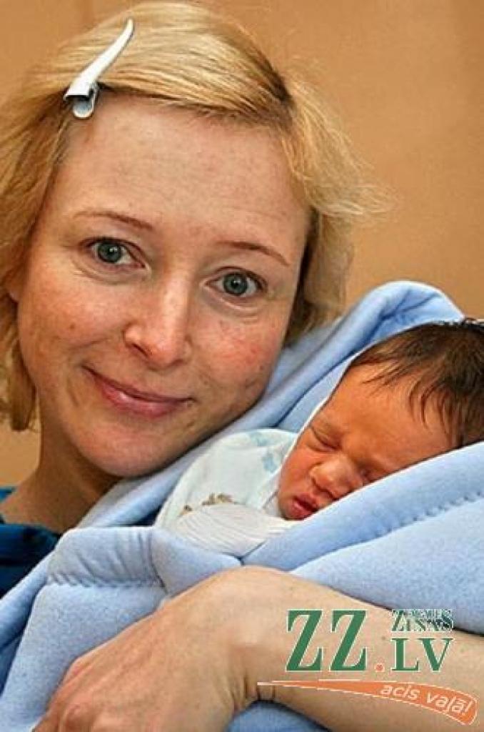 Natālija Radionova ar dēliņu Artūru.
Autors: Agris Samcovs.
