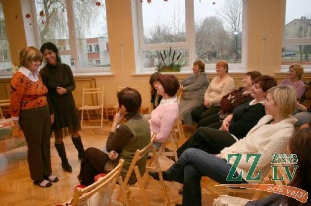 «Nevajag sākt dzīvot laikā no sērijas «kad zāle bija zaļāka», jo tas nozīmē, ka esi vecs, bet kurš tad tāds grib būt?» saka Aina.
Autors: Agris Samcovs.