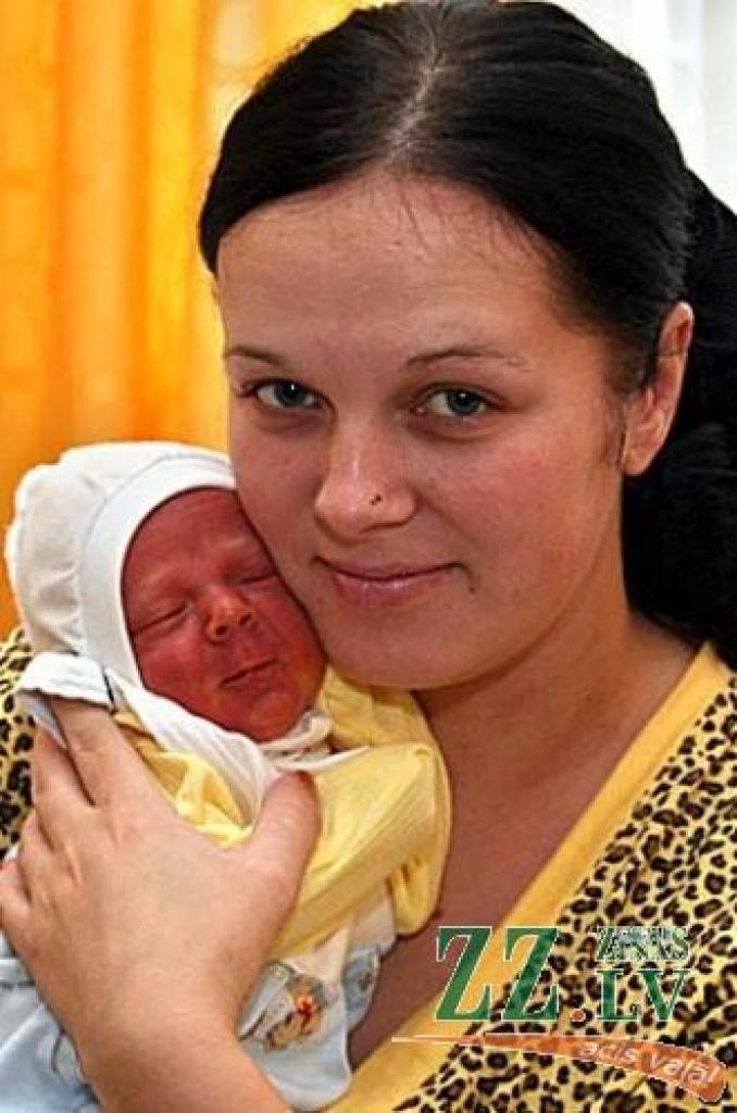 Ludmila Juškēviča ar dēliņu Tomu.
Autors: Agris Samcovs