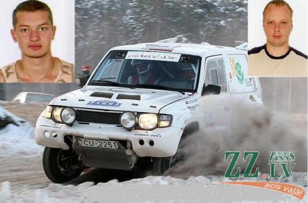 Šogad Latvijas rallijreidos Alda Vilcāna (no labās) un Artura Masteiko ekipāža startēja ar «Mitsubishi», bet tuksnešu smiltis būs jāvago ar īpaši sagatavotu «Toyota».
Autors: No Alda Vilcāna personīgā arhīva.
