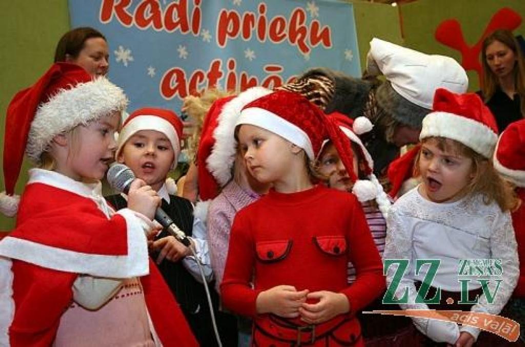«Vivo centrā» akcija jau noslēgusies, bet no pulksten 18 līdz 20 tā risināsies tirdzniecības centrā «Valdeka».
Autors: Agris Samcovs.