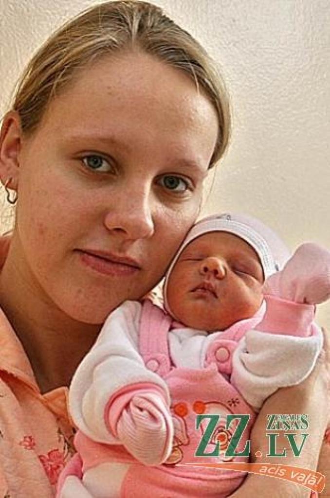 Gita Magičeva ar meitiņu Kintiju.
Autors: Agris Samcovs.