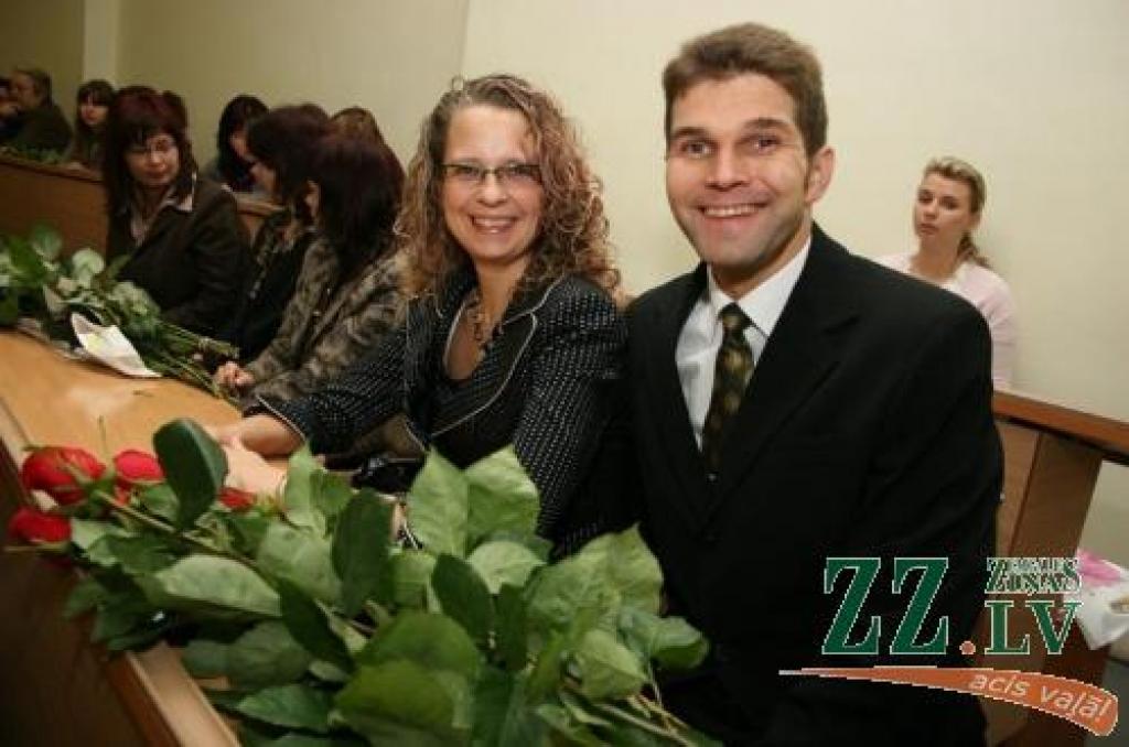 Šogad par Jāņa Bisenieka gara mantiniekiem atzīta uzņēmēju ģimene - Ilva Mieze un Edmunds Barkāns.
Autors: Agris Samcovs.