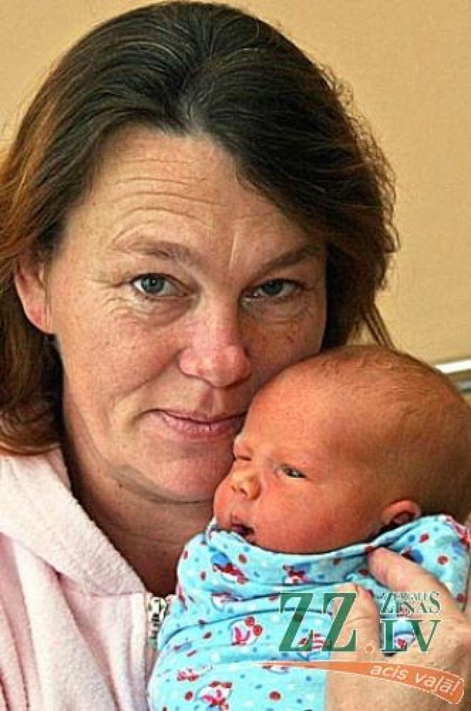 Gunta Gultniece ar dēliņu Nauri.
Autors: Agris Samcovs.