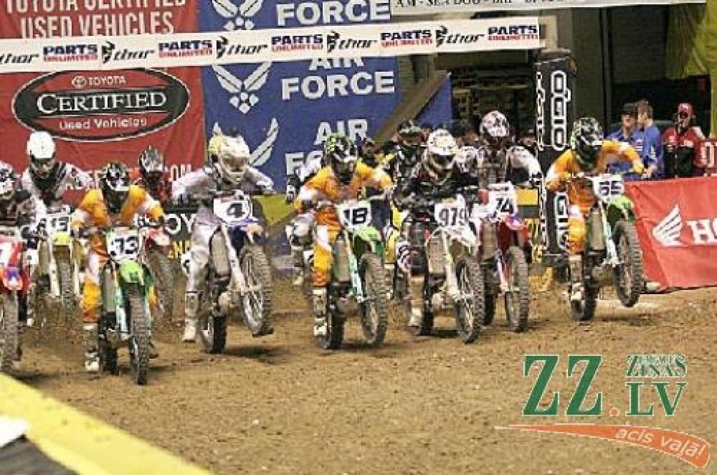 Ivo Šteinbergs (nr. 74) aizvadījis veiksmīgus startus Baltimorā (ASV), nopelnot pirmo 21 punktu «AMA Arenacross» seriālā.
Autors: www.arenacross.com