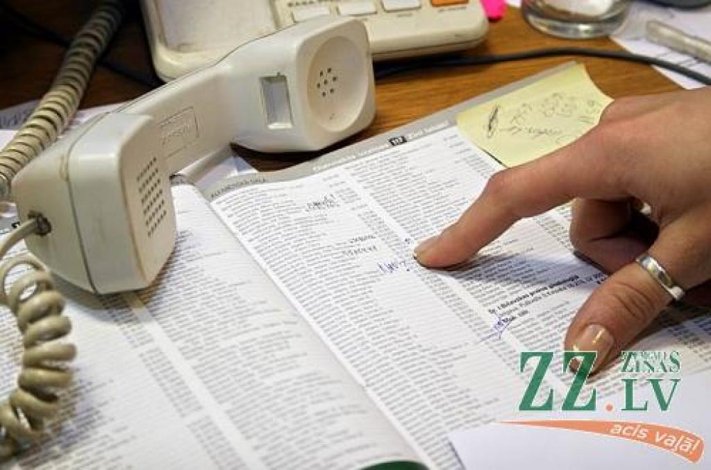 Informācija, kas atrodama ik gadu no jauna izdotajās telefonu grāmatās, mēdz samērā ātri novecot - šādas problēmas esamību atzīst arī «Zaļo lapu» Informācijas daļas vadītāja.
Autors: Agris Samcovs.