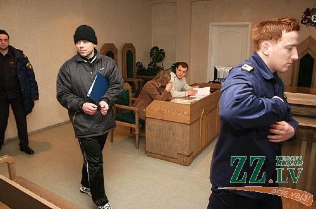 Ivars Putniņš cieši apņēmies cīnīties, lai saņemtu kompensāciju par, viņaprāt, nodarīto fizisko un morālo kaitējumu.
Autors: Agris Samcovs.