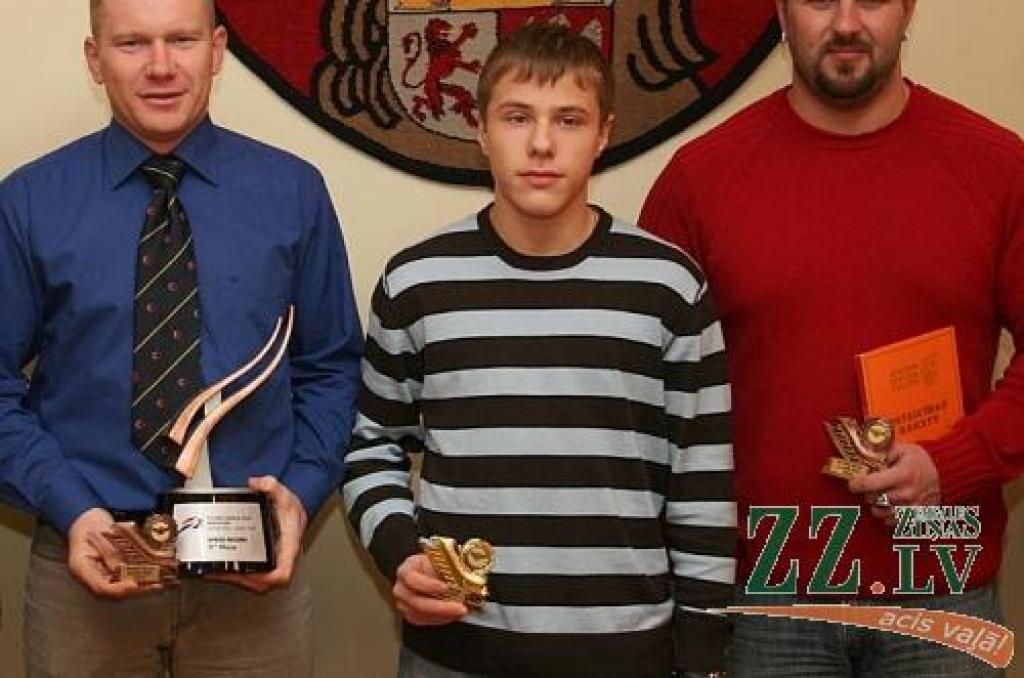 Trīs no decembra laureātiem - Uģis Gross, Kalvis Kalniņš un Ivars Ozols.
Autors: Agris Samcovs.