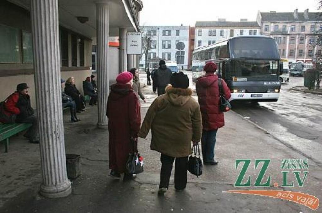 Paredzēts, ka pēc vairākiem gadiem autoosta atradīsies teritorijā starp Zemgales prospektu, Sporta ielu un dzelzceļu.
Autors: Agris Samcovs.