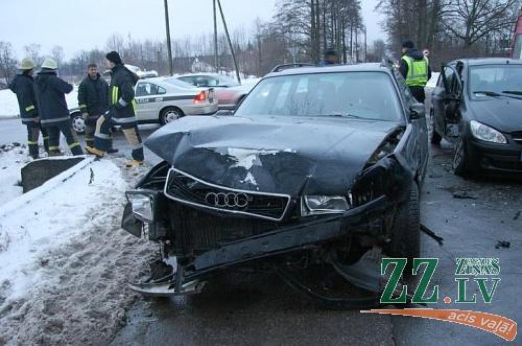 Servisa meistariem «Audi» atgriešanā uz ceļa būs jāiegulda pamatīgs darbs.
Autors: Inga Karlinska.