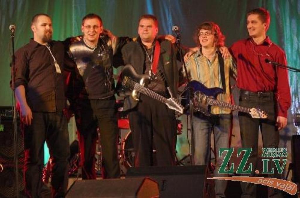 Skatītāju simpātiju ieguvējs uz skatuves «Decibels» - G.A.T.E.R.I.S.
Autors: Krišjānis Grantiņš.