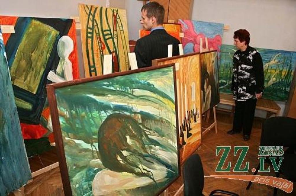 Slimnīcas «Ģintermuiža» vizuālās mākslas studijas «Iztēle» vadītājas Indras Grasbergas darbi.
Autors: Agris Samcovs.
