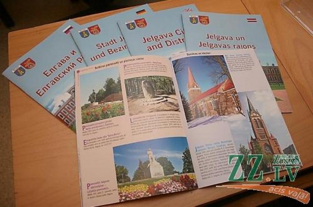 Šogad buklets kļuvis biezāks, tajā ir vairāk aprakstu, fotogrāfiju un praktiskas informācijas tūristiem, kā arī pilsētas un rajona karte.
Autors: Agris Samcovs.