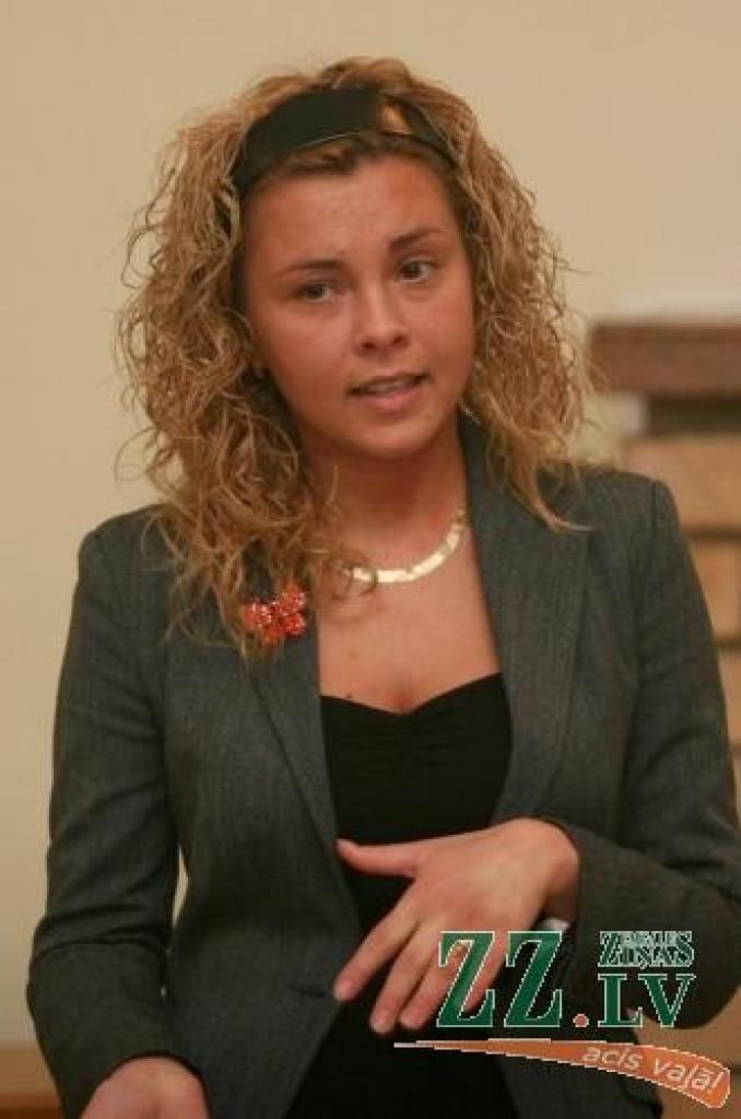 Baltijas jūras reģiona «Interreg IIIB» Kaimiņattiecību programmas Rīgas sekretariāta pārstāve Līga Kalvāne sola, ka šogad pirmais jaunās programmas projektu konkurss sāksies jau aprīlī.
Autors: Agris Samcovs.