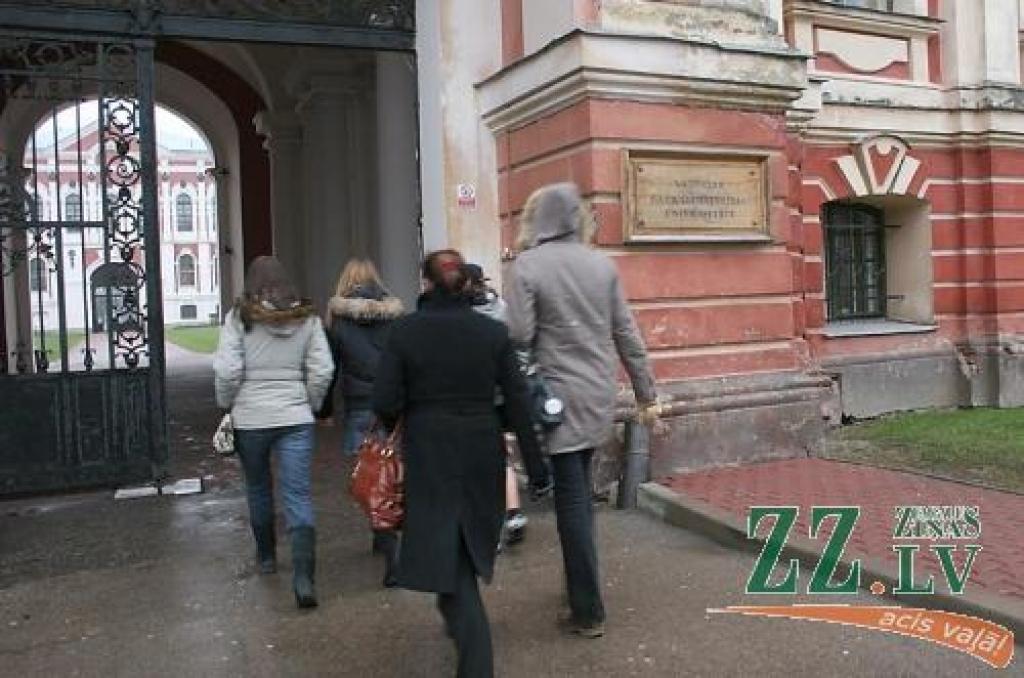 Studiju kredīts paredzēts studiju maksas segšanai un nepārsniedz augstskolas noteikto studiju maksu attiecīgajā studiju programmā un valsts noteikto maksimālo studiju kredīta apmēru.
Autors: Agris Samcovs.