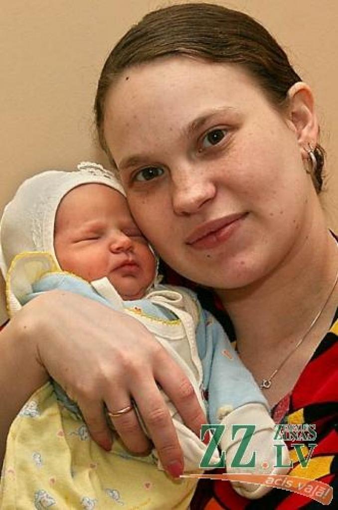 Jekaterina Beļajeva ar meitiņu Aleksandru.
Autors: Agris Samcovs.