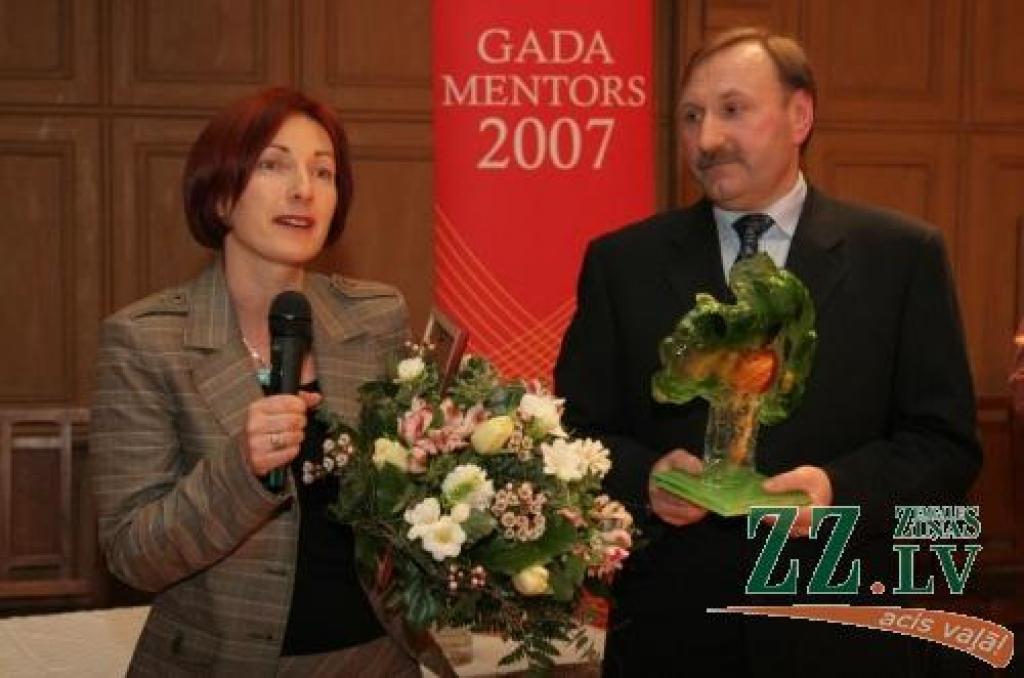 Gada mentora titula ieguvēji Daina un Imants Kanaškas atzīst, ka kādam iespēja saņemt padomus var šķist sīkums, taču, ja paši tagad būtu biznesa uzsācēji, noteikti izmantotu iespējas uzklausīt citu pieredzi.
Autors: MRS grupa.