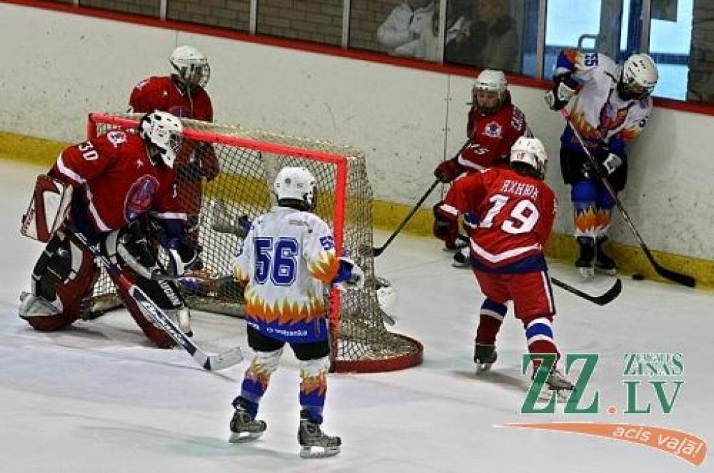 «Rusj» un «Prizmas» spēle liecina, ka no maskaviešiem ir ko pamācīties – otrā puslaika vidū rezultāts bija jau 7:0 viņu labā.
Autors: Agris Samcovs.