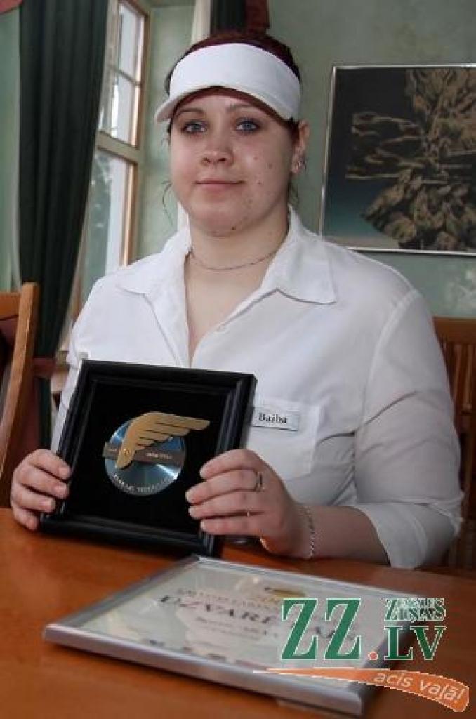Ēdināšanas uzņēmuma «Silva» vecākā pārdevēja un konkursa «Labākais tirgotājs 2007» Goda zīmes saņēmēja Baiba Špūle.
Autors: Krišjānis Grantiņš.