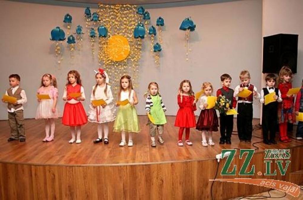 Konkursa «Cālis 2008» finālisti (attēlā nav Viktora Žeikara, kurš jau bija devies mājup).
Autors: Agris Samcovs.