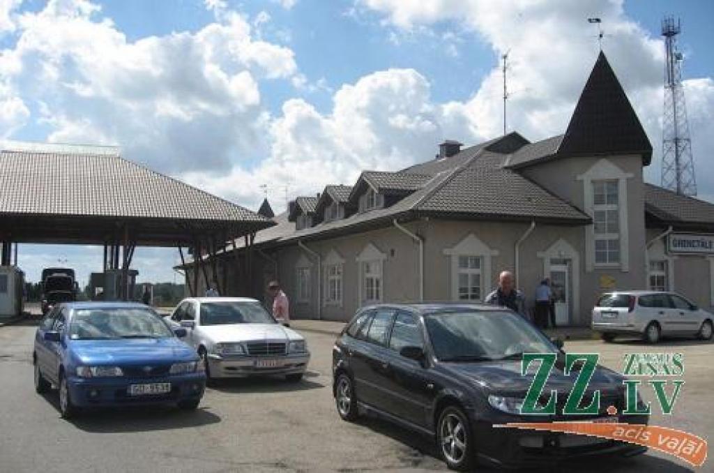 Iznomājamais objekts sastāv no administratīvās ēkas gandrīz 1000 kvadrātmetru platībā, divām noliktavām un tikpat nojumēm, kā arī trim palīgēkām.
Autors: No «Ziņu» arhīva.