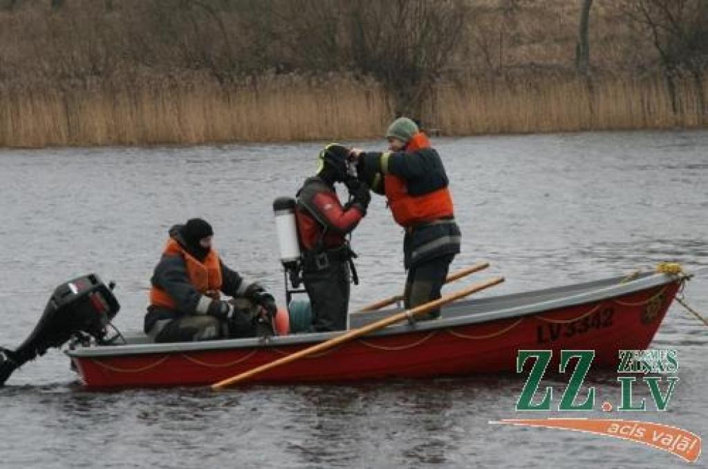 Meklēšanas darbi tika pārtraukti, kad tika izlietoti visi skābekļa balonu resursi.
Autors: Inga Karlinska.
