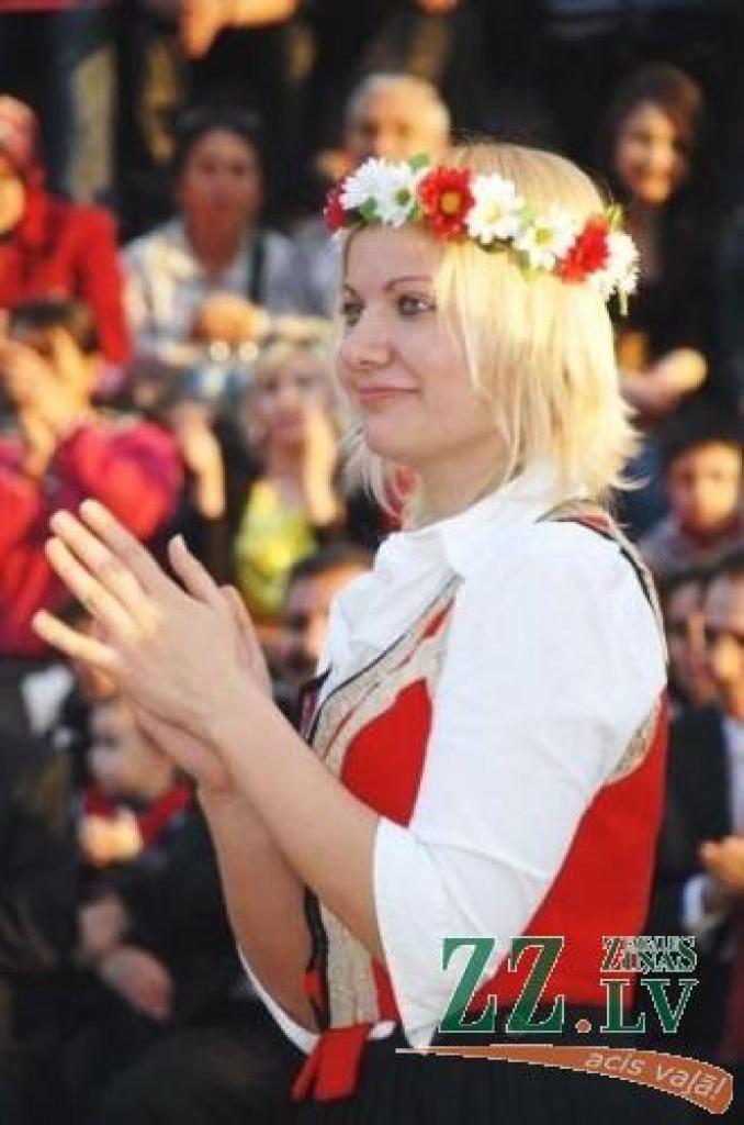 «Visur Latvija, Latvija, Latvija un tikai tad pārējais,» šādi iespaidos par līdzdalību projektā dalījās Alise Raupe.
Autors: No Alises Raupes personīgā arhīva.