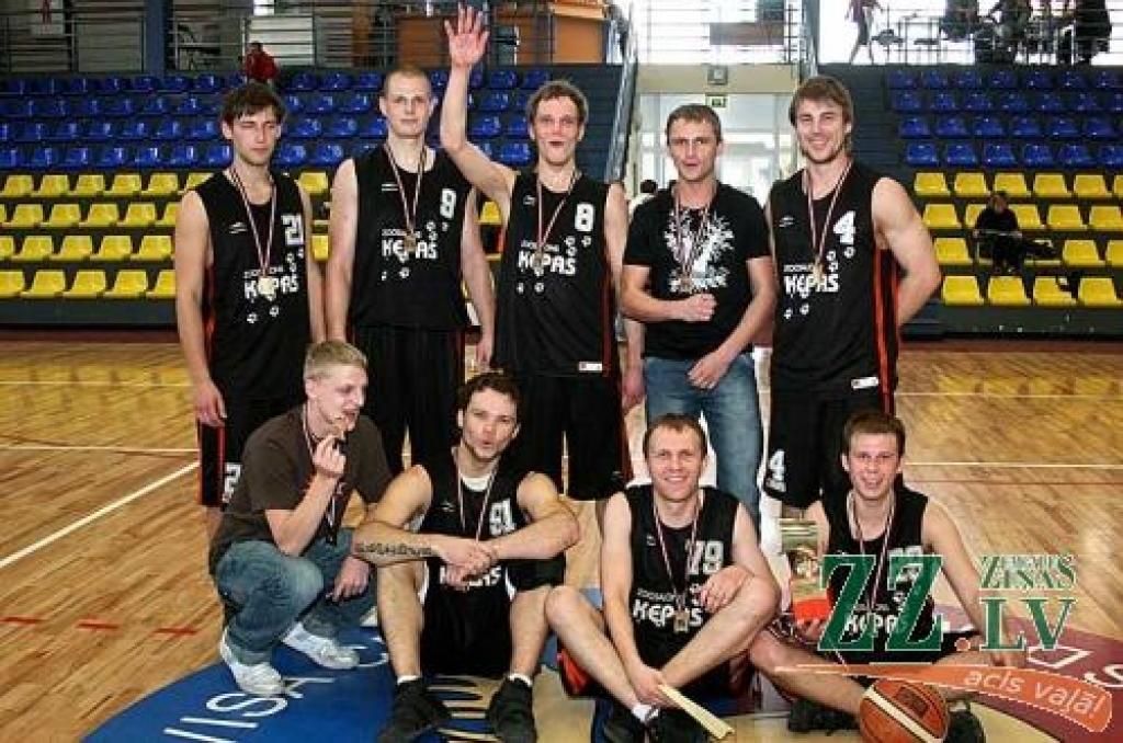 Pilsētas čempionu titula un Hansabankas kausa ieguvēji - «Ķepas».
Autors: Agris Samcovs.
