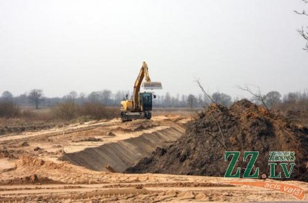 Kalnciema ceļā 87a tiek veikti sagatavošanas darbi būvlaukuma izveidei. SIA «Būvmateriālu veikals Pilsēta» šeit gatavojas būvēt 14 privātmājas.
Autors: Krišjānis Grantiņš.