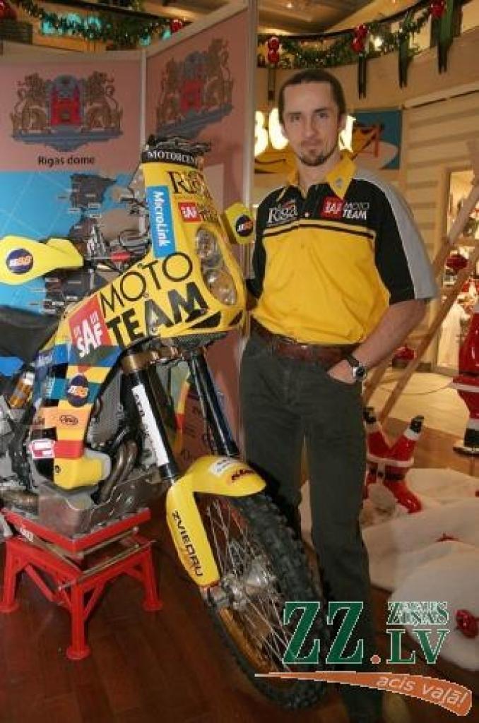 Jānis Vinters kopā ar brāli Eināru šonedēļ devies uz rallijreidu «Dakar Series - 2008».
Autors: No «Ziņu» arhīva.
