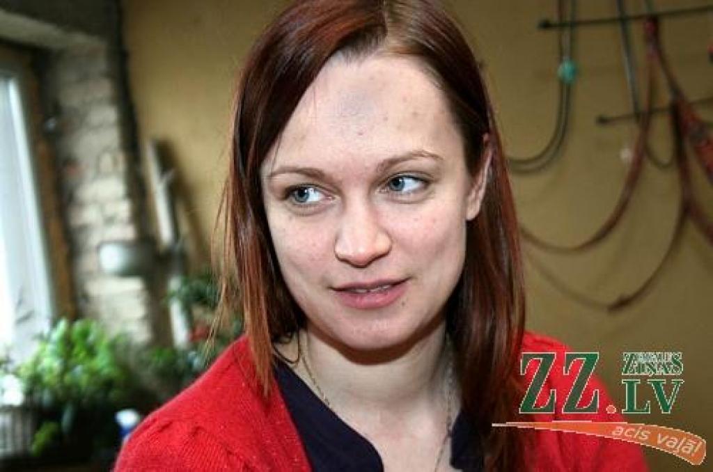 Pamatprincipi ir pieaugušā cieņa pret bērnu un atziņa, ka ik bērnā ir iedzimta dabīga tieksme mācīties, Montesori metodi raksturo pedagoģe Viktorija Strautniece un piebilst: šīs pieejas galvenā īpatnība ir tā, ka bērns pats nosaka nodarbību veidu un tempu, kā arī pats vērtē panākumus.
Autors: Agris Samcovs.