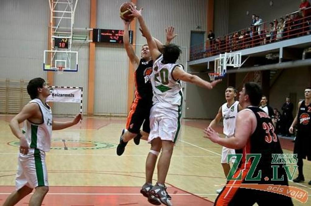 Centrā - Ainis Lagzdiņš.
Autors: Agris Samcovs.