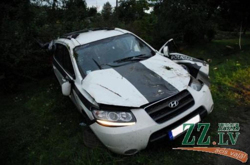 Avārijā pagājušā gada augustā sasistais trafaretais «Hyundai Santa Fe» jau nomainīts ar citu auto.
Autors: No «Ziņu» arhīva.