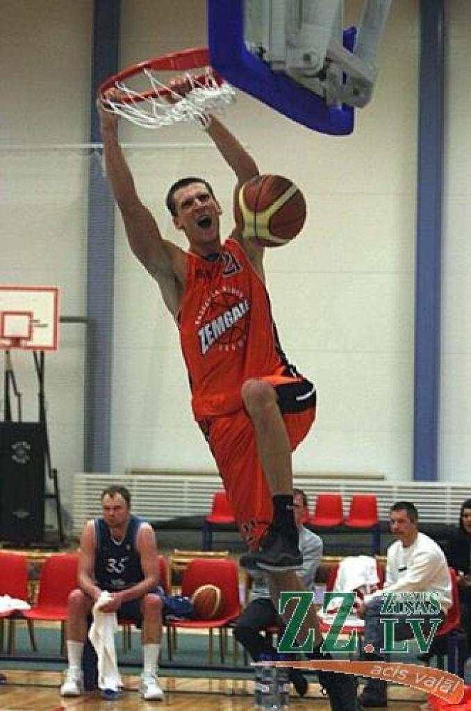 Mārtiņš Berķis gūst 102.punktu.
Autors: Agris Samcovs.