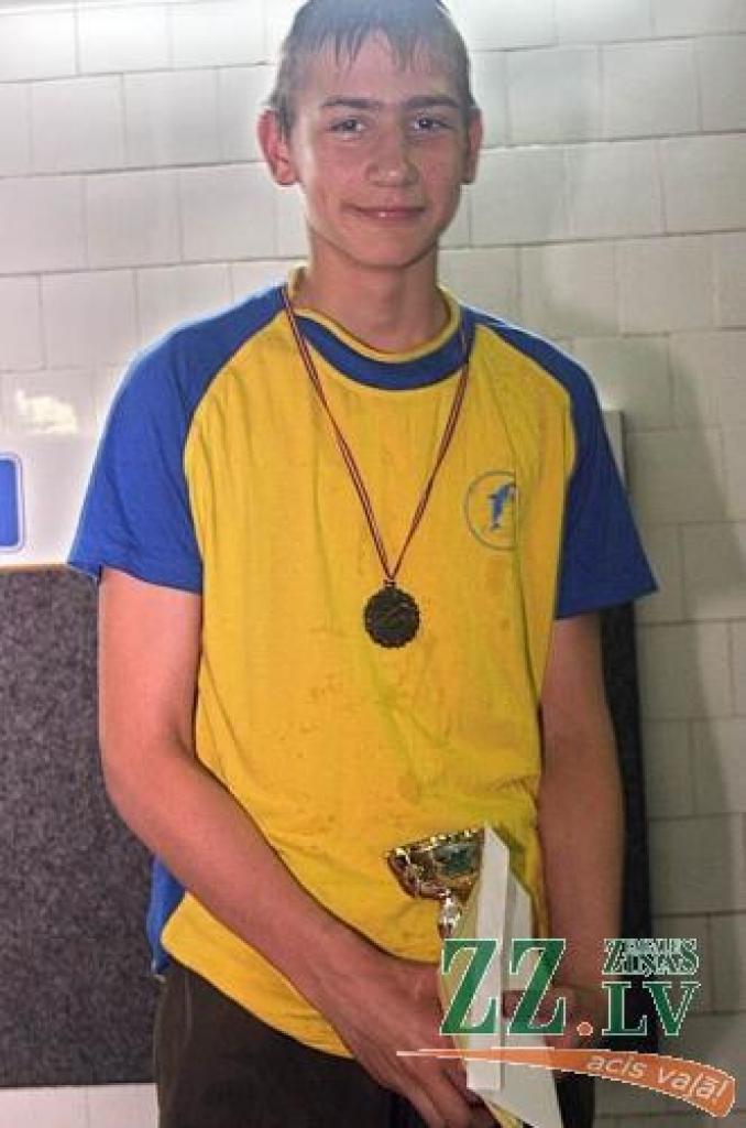 Vladislavam Peļņikam «Vilija kausa» izcīņā veicās īpaši labi - godalgu plejāde papildināta ar četrām zelta medaļām.
Autors: No «Ziņu» arhīva.