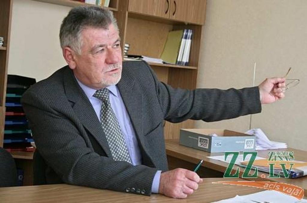 Salīdzinājumā ar citiem pagastiem, mums iedzīvotāju skaits turas samērā stabili, norāda Sesavas pagasta padomes priekšsēdētājs Jānis Skrauplis.
Autors: Agris Samcovs.